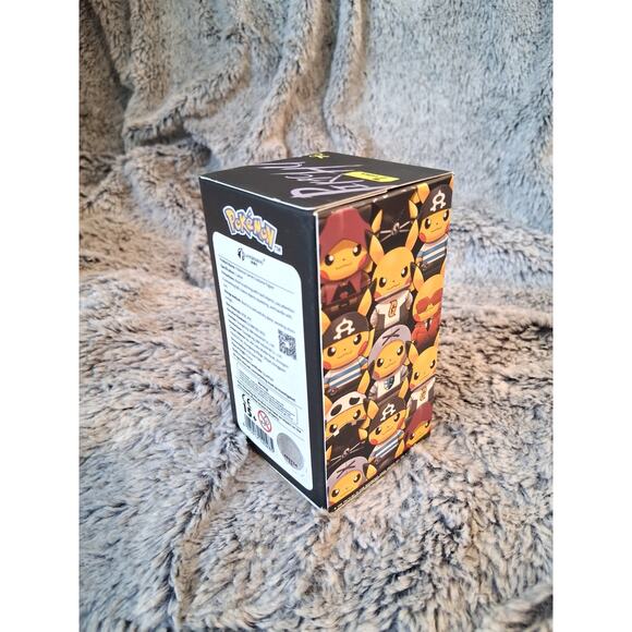 Pokemon Pikachu Villain Costume Mini Figure Series: Team Plasma - PVC Figurine - Picture 2 of 4